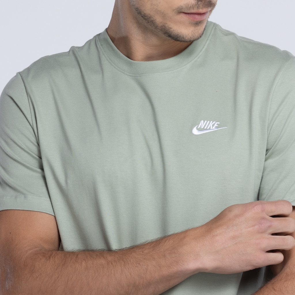 Imagem 3 do produto Camiseta Básica Nike Club Logo Pequeno Masculina