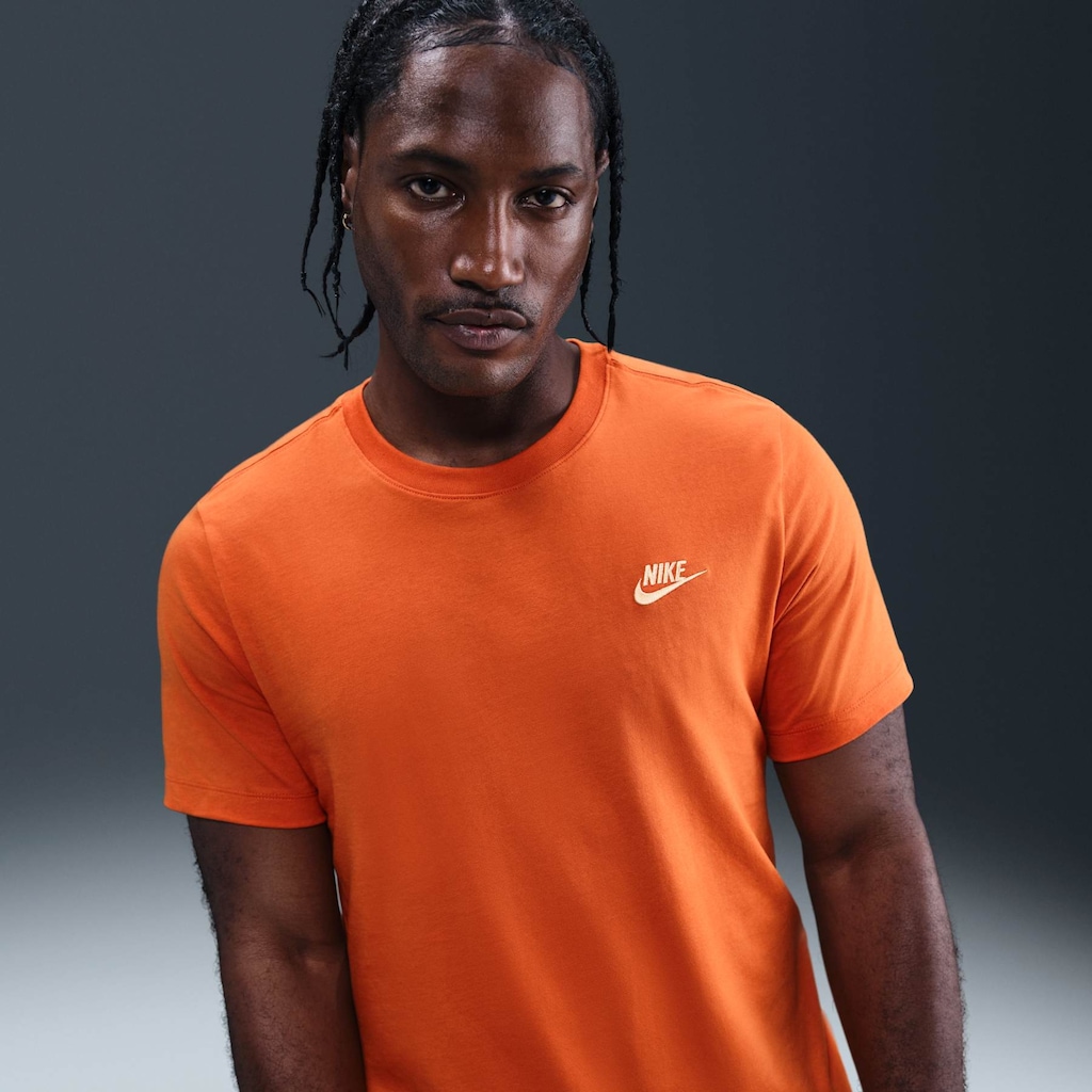 Imagem 2 do produto Camiseta Básica Nike Club Logo Pequeno Masculina