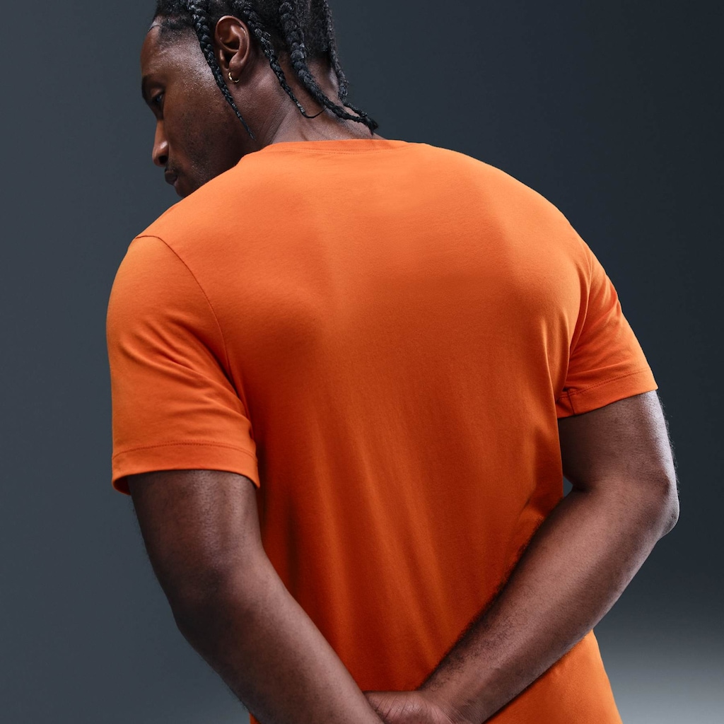 Imagem 3 do produto Camiseta Básica Nike Club Logo Pequeno Masculina