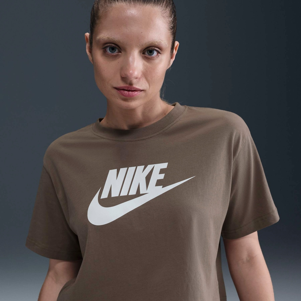 Imagem 4 do produto Blusa Cropped Nike Tee Sportswear Essential - Feminina