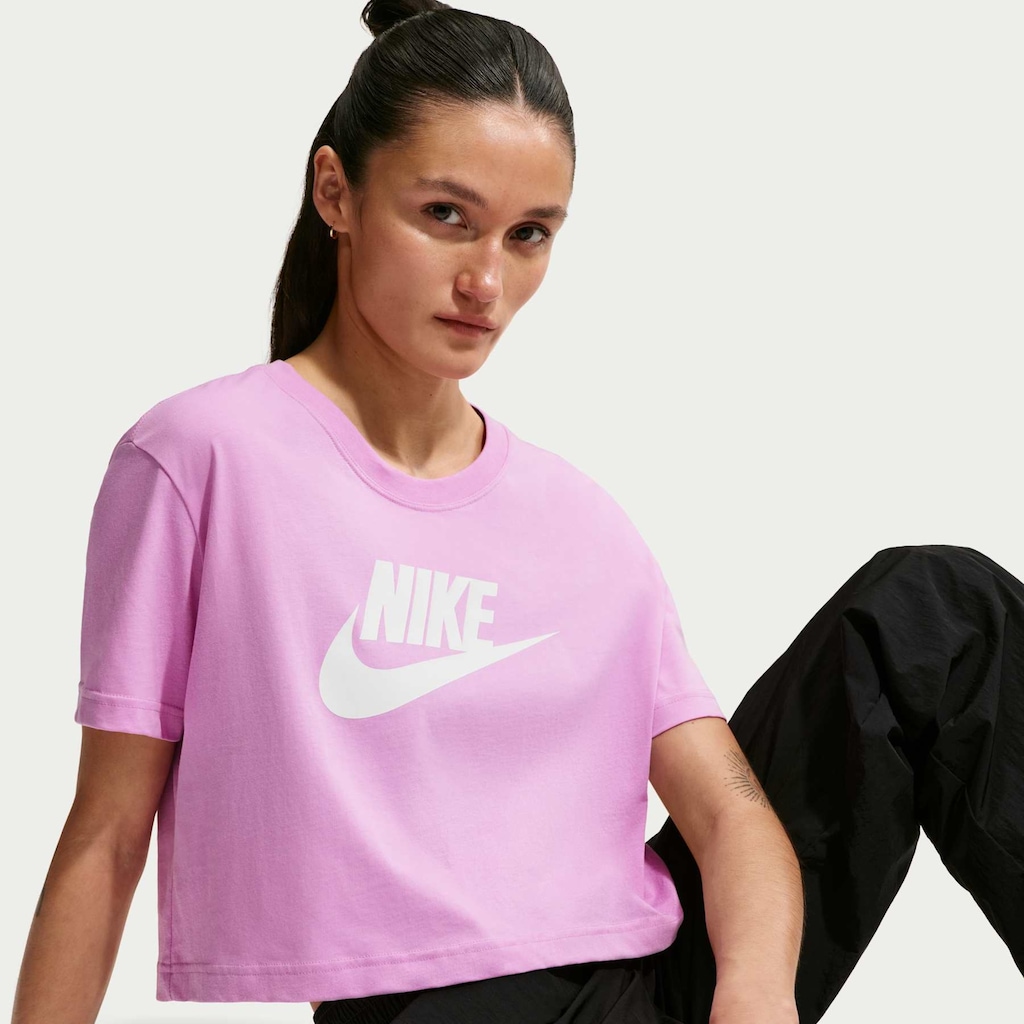 Imagem 3 do produto Blusa Cropped Nike Tee Sportswear Essential - Feminina