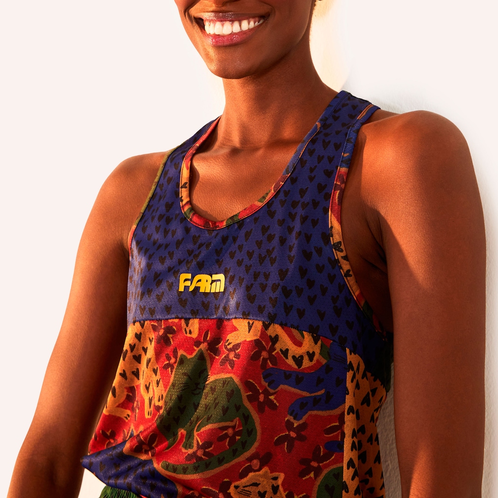 Imagem 3 do produto Camiseta Regata Feminina Farm DryFit Onça Coração