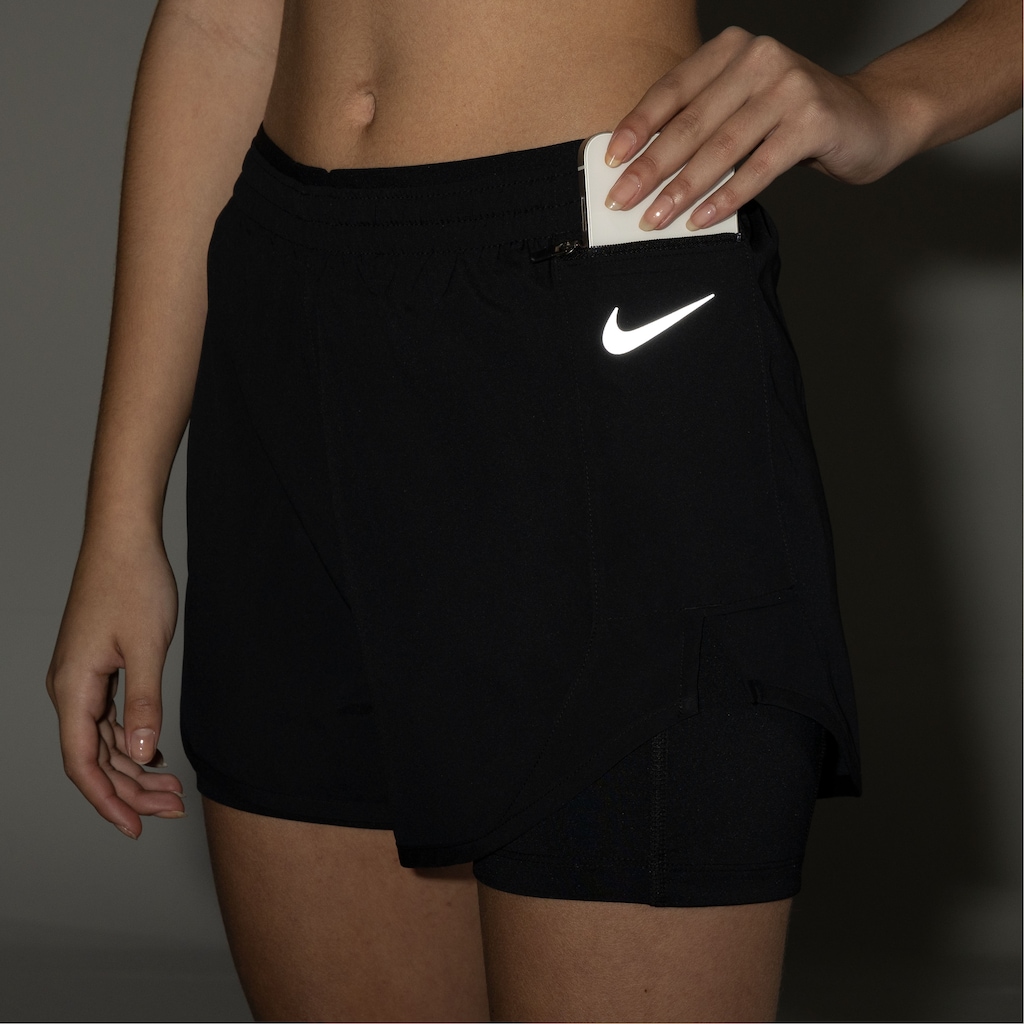 Imagem 4 do produto Shorts Nike Feminino Tempo Luxe 2In1