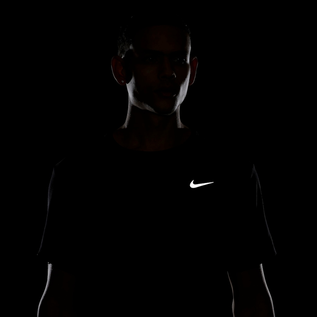 Imagem 4 do produto Camiseta Masculina Nike Manga Curta com Proteção UV Miler