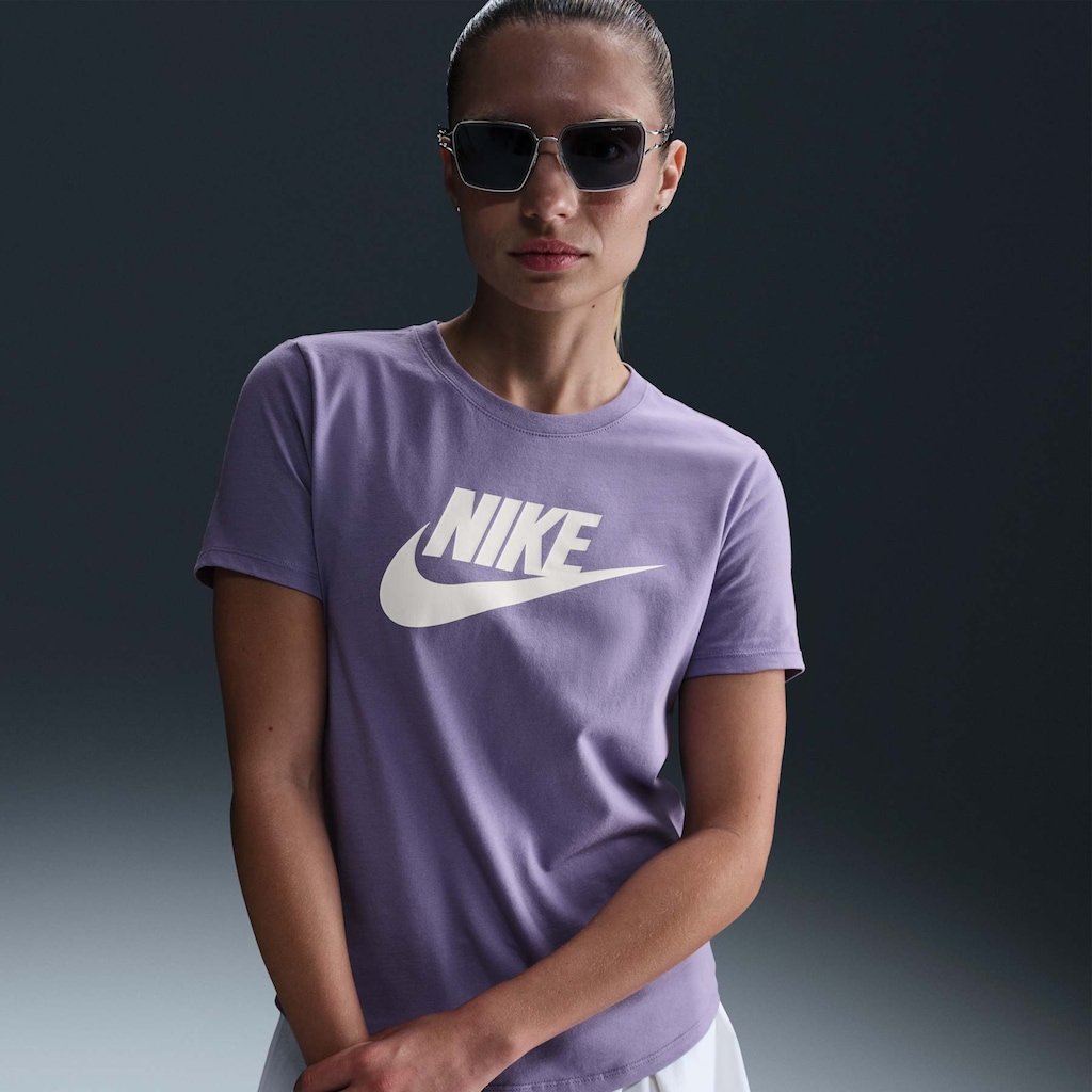 Imagem 2 do produto Camiseta Feminina Nike Manga Curta Sportswear Essential Icon