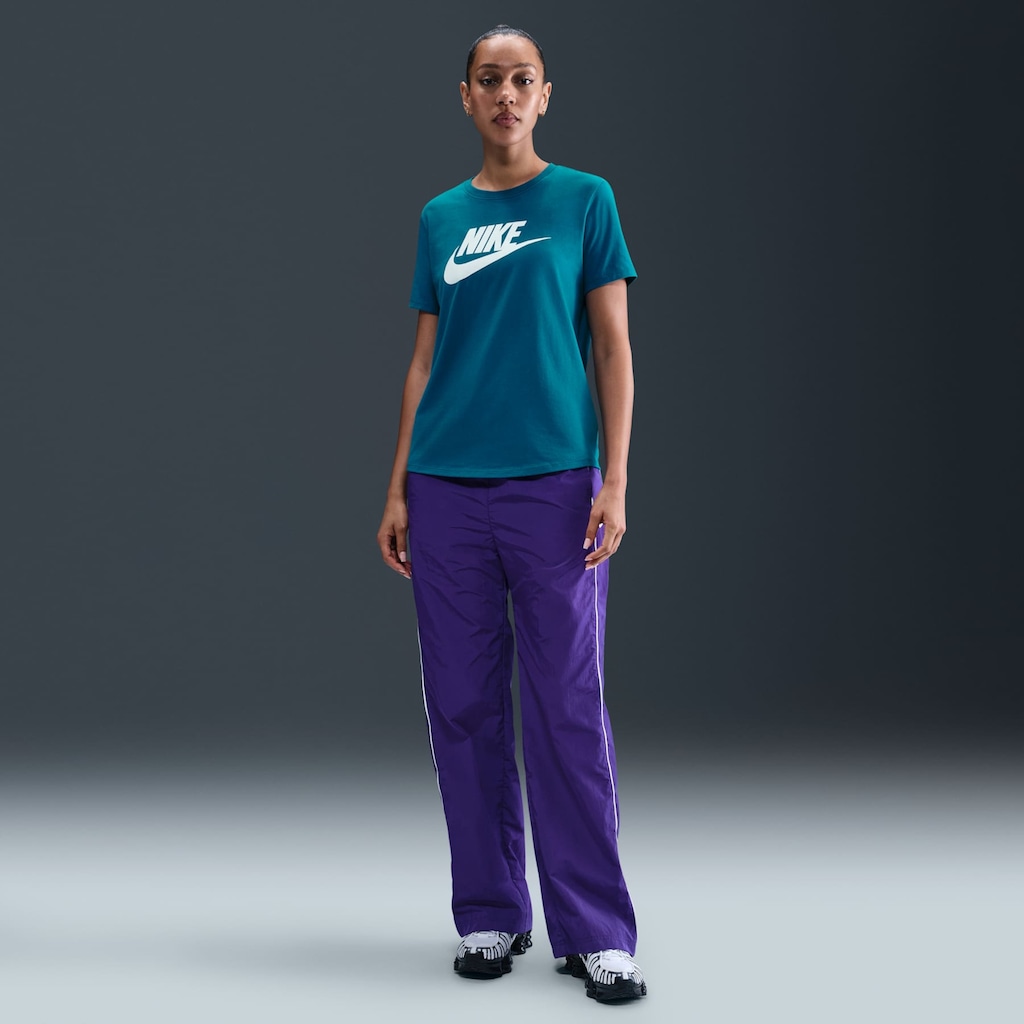 Imagem 5 do produto Camiseta Feminina Nike Manga Curta Sportswear Essential Icon