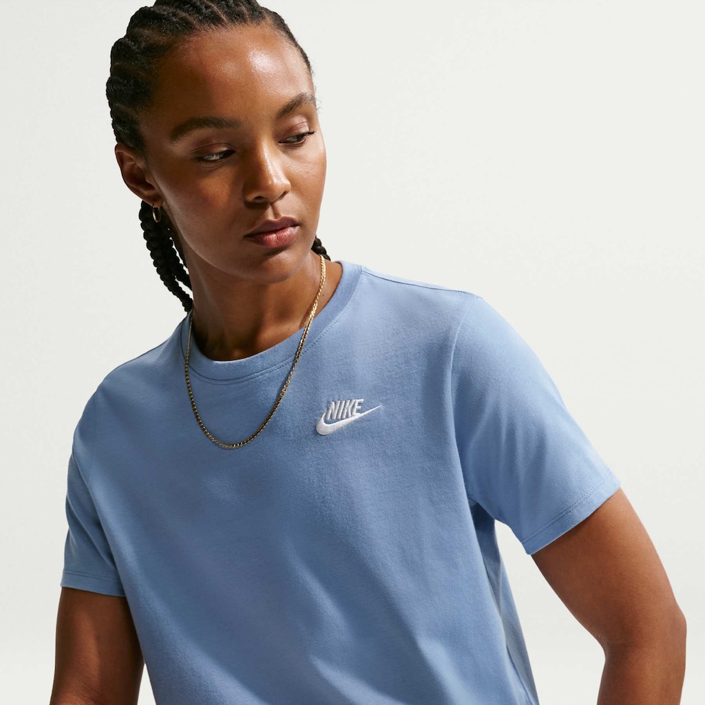 Imagem 2 do produto Camiseta Feminina Nike Manga Curta Sportswear Club
