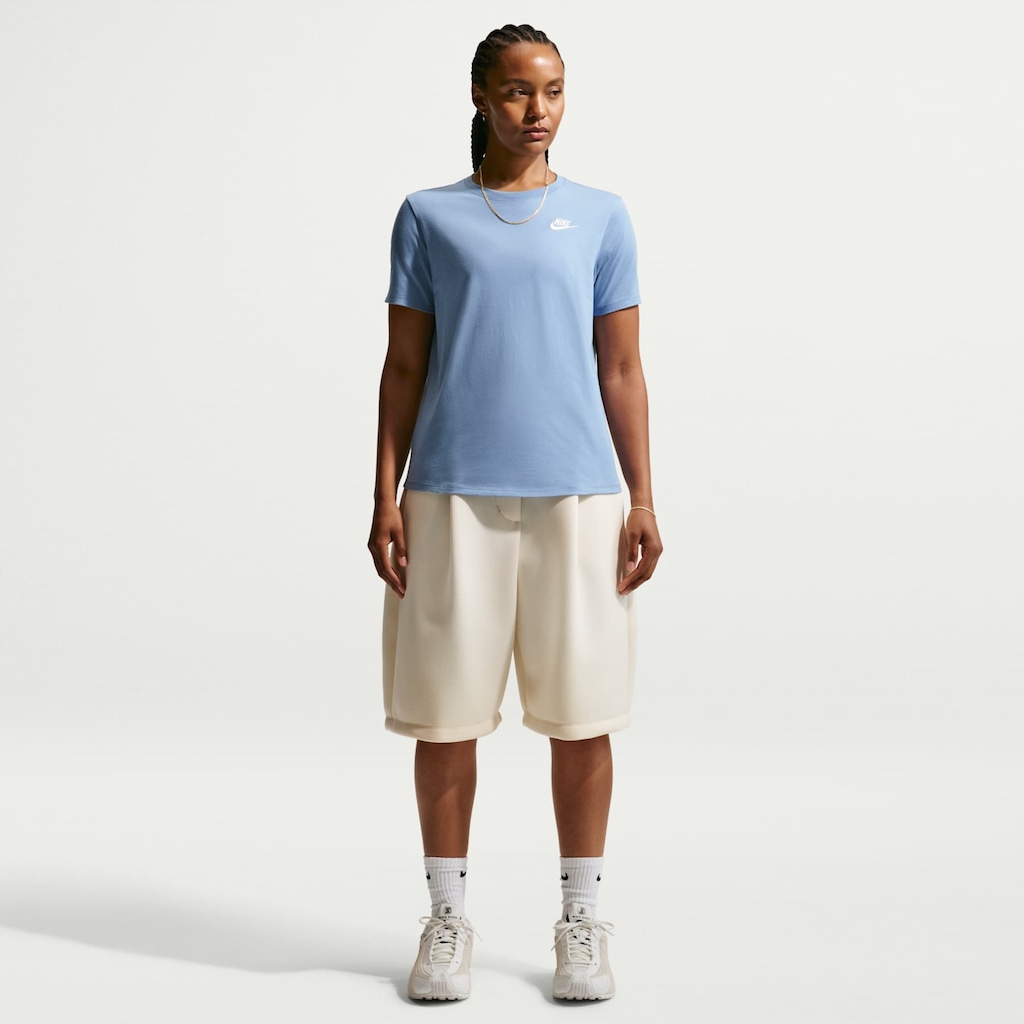 Imagem 3 do produto Camiseta Feminina Nike Manga Curta Sportswear Club