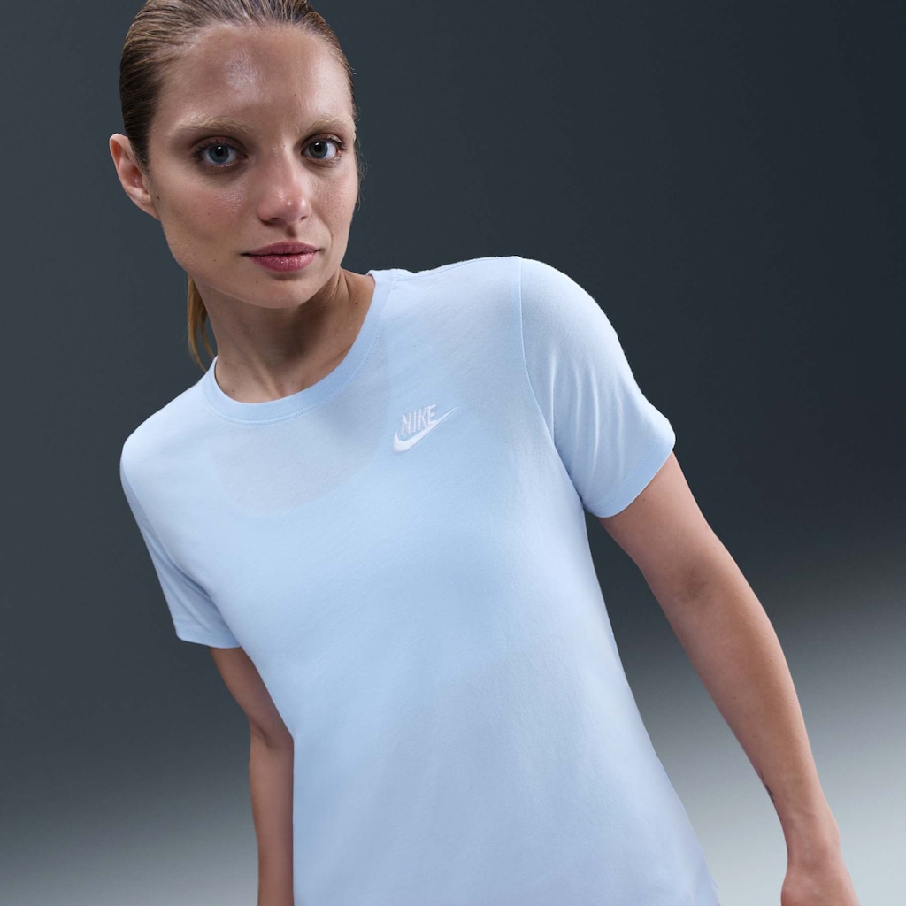 Imagem 2 do produto Camiseta Feminina Nike Manga Curta Sportswear Club