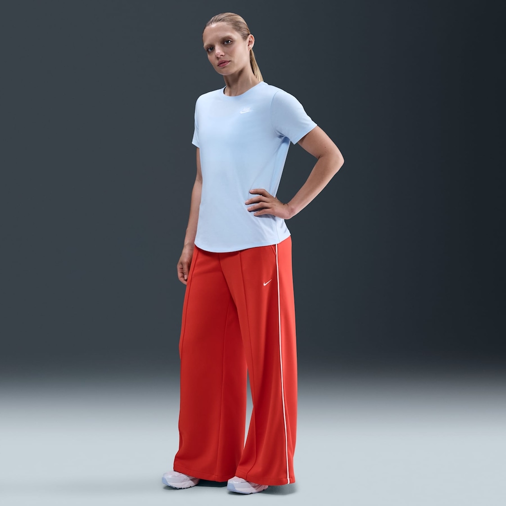 Imagem 5 do produto Camiseta Feminina Nike Manga Curta Sportswear Club