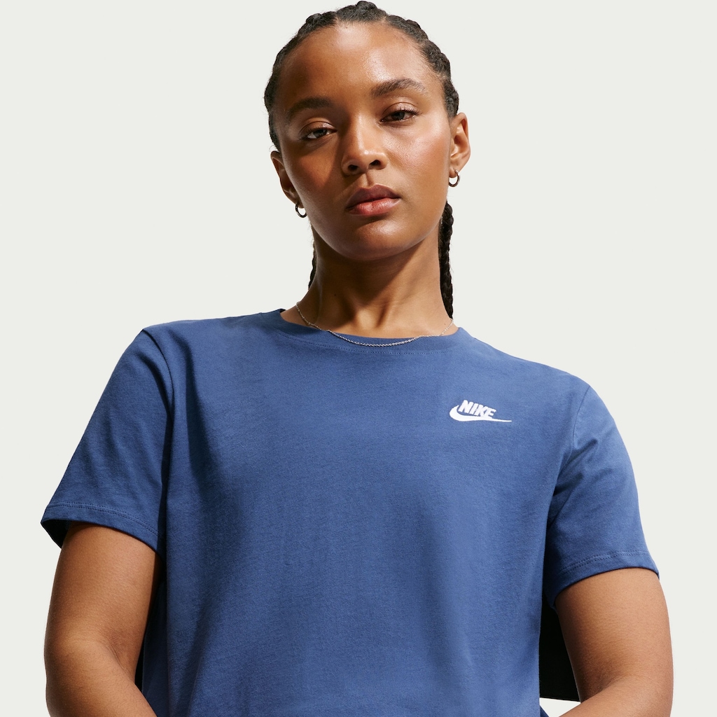 Imagem 2 do produto Camiseta Feminina Nike Manga Curta Sportswear Club
