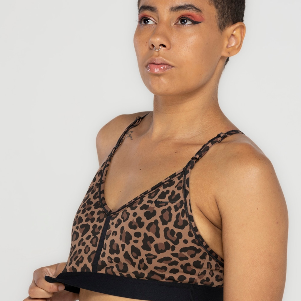 Imagem 5 do produto Top Fitnes Nike com Bojo Removível Baixa Sustentação Dri-Fi Indy V Neck Leopardo Bra
