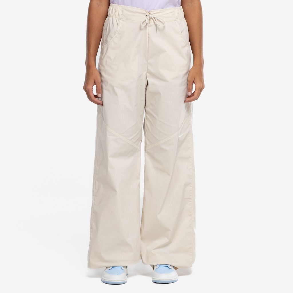 Imagem 3 do produto Calça Feminina Nike Sportswear Essential Woven High-Rise Open Hem
