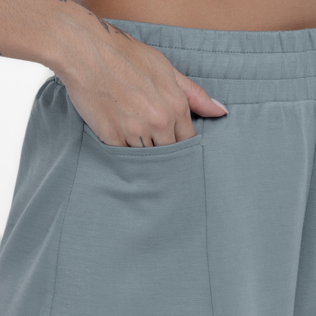Imagem 5 do produto Short Feminino ASICS Recortes Tokyo