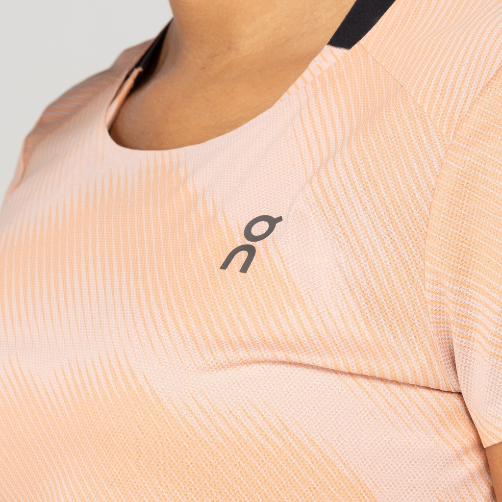 Imagem 4 do produto Camiseta Feminina On Running Manga Curta Performance-T Lumos