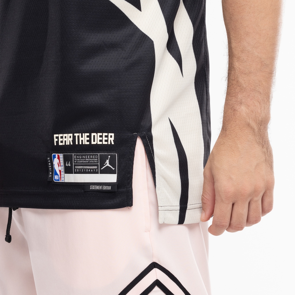 Imagem 5 do produto Camiseta Regata do Milwaukee Bucks Nike Masculina Dri-Fit Icon 23