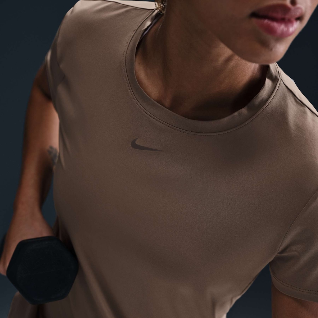 Imagem 4 do produto Camiseta Feminina Nike Manga Curta Dri-fit One Classic