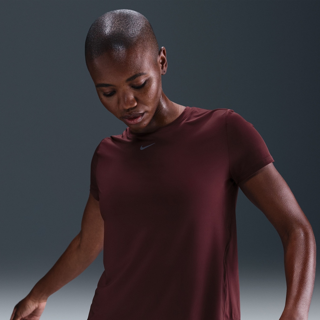 Imagem 4 do produto Camiseta Feminina Nike Manga Curta Dri-fit One Classic