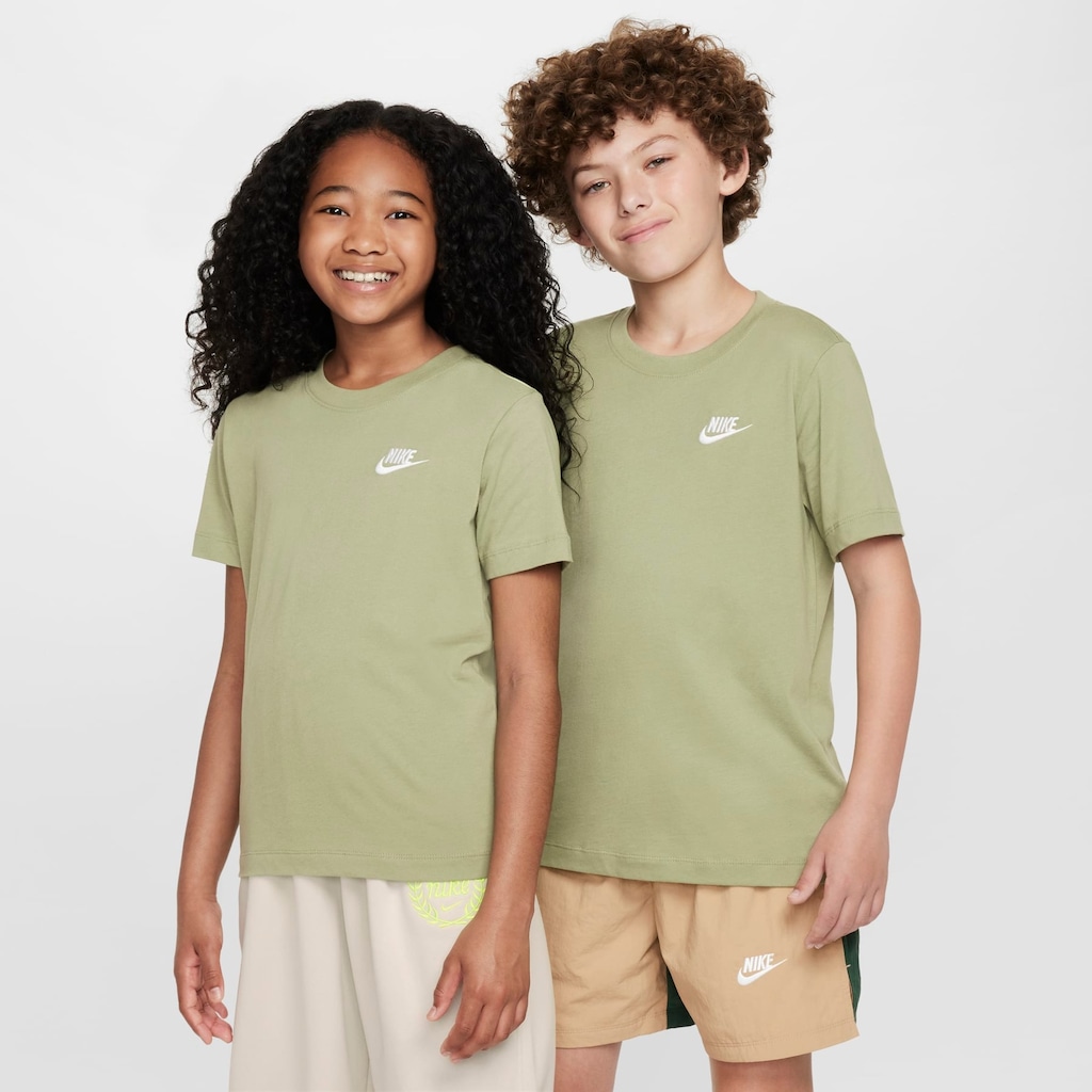 Imagem 1 do produto Camiseta Juvenil Nike Manga Curta Sportswear Embroidered Future