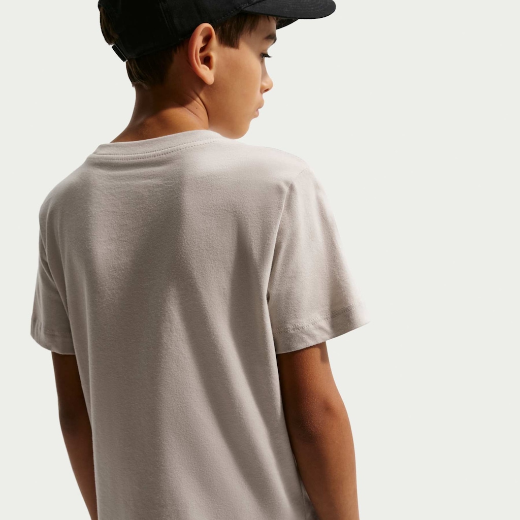 Imagem 3 do produto Camiseta Juvenil Nike Manga Curta Sportswear Embroidered Future