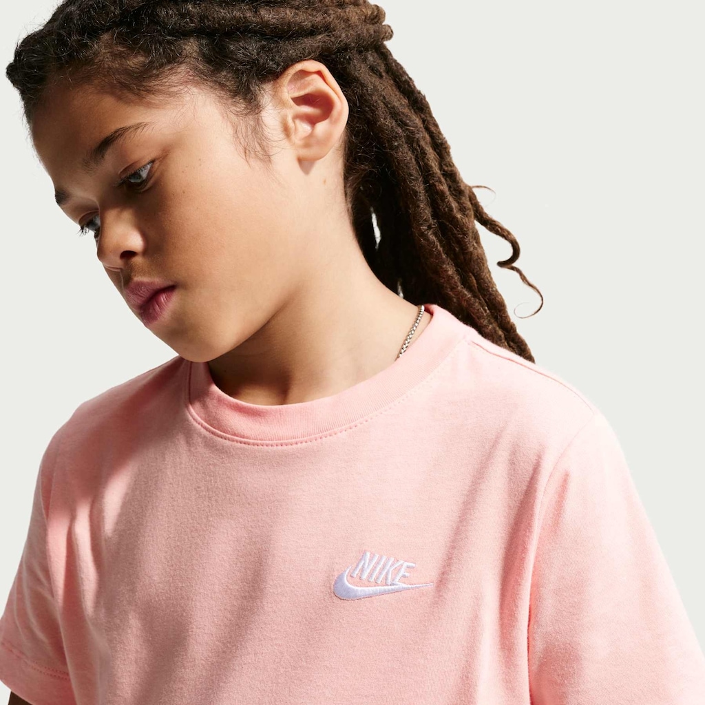 Imagem 5 do produto Camiseta Juvenil Nike Manga Curta Sportswear Embroidered Future