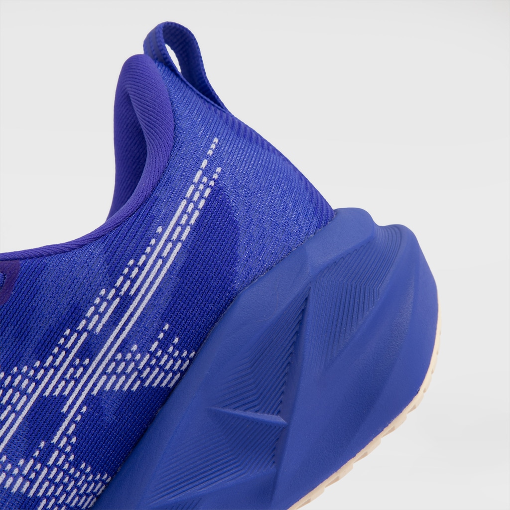 Imagem 4 do produto Tênis ASICS Novablast 5 Feminino