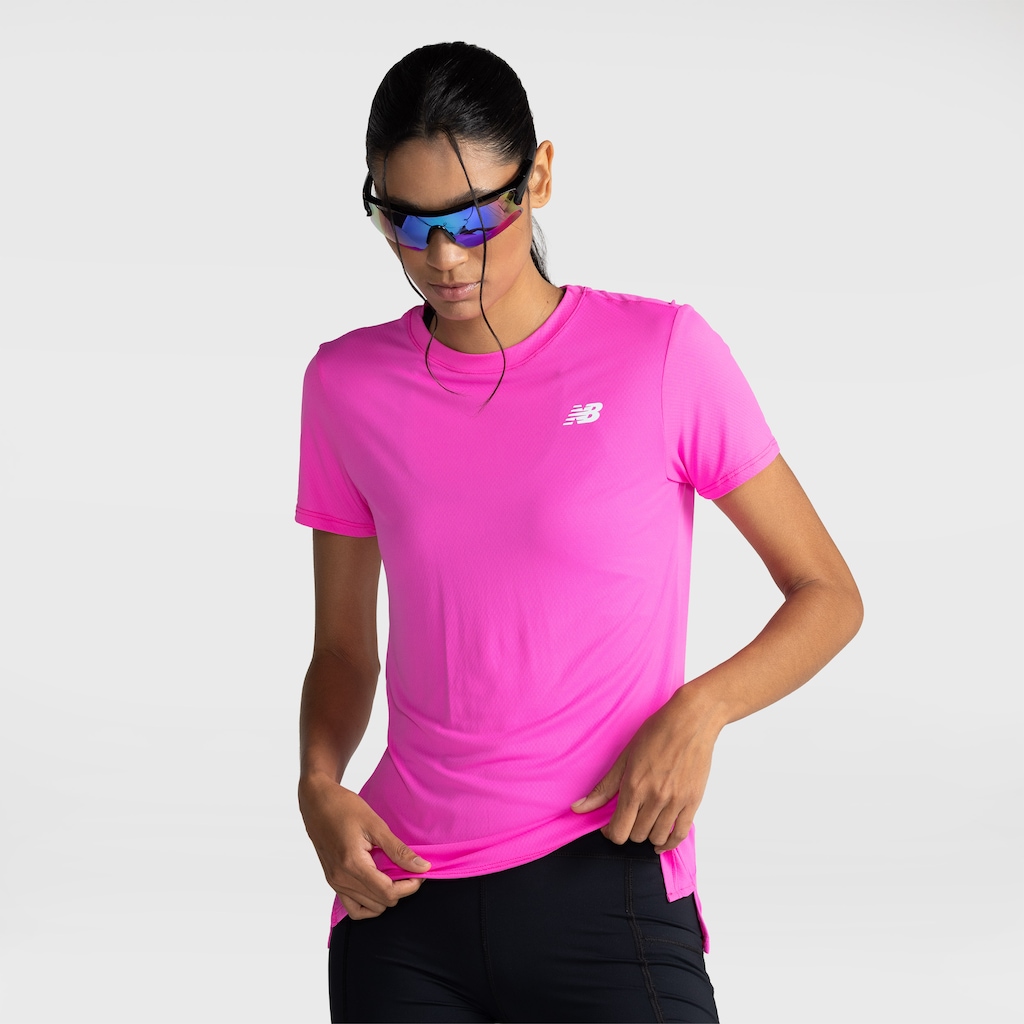 Imagem 1 do produto Camiseta Feminina New Balance Manga Curta Sport Essentials