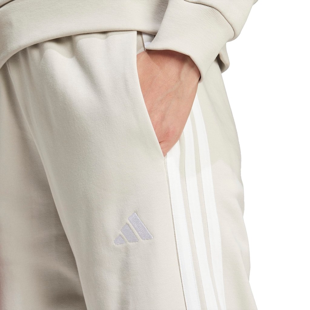 Imagem 4 do produto Calça Feminina adidas Essentials 3 Listras