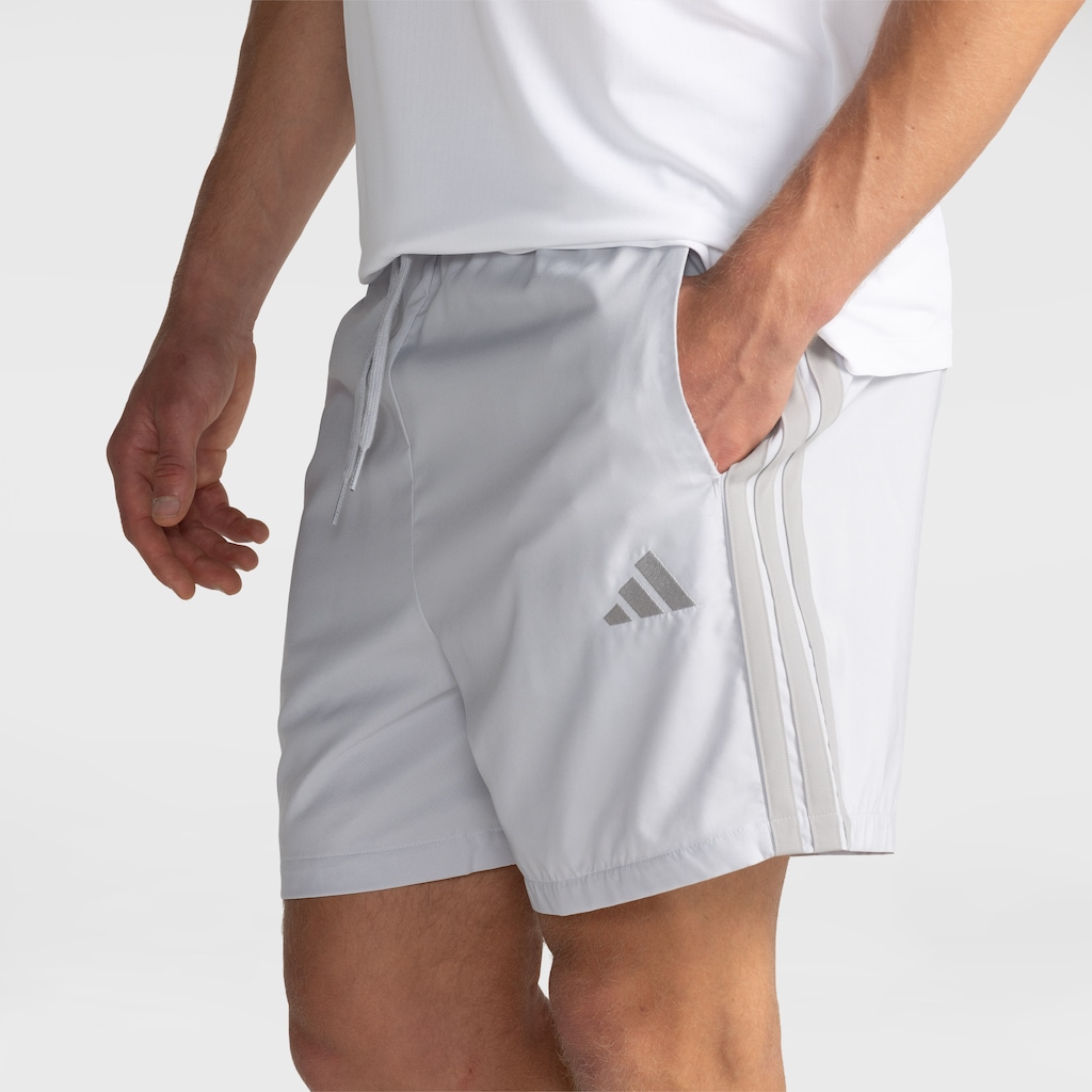 Imagem 1 do produto Bermuda Masculina adidas Chelsea 3 Listras
