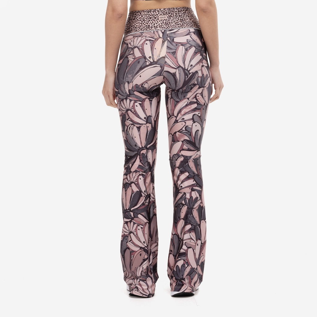 Imagem 2 do produto Calça Farm Flare Farm Banana Feminina