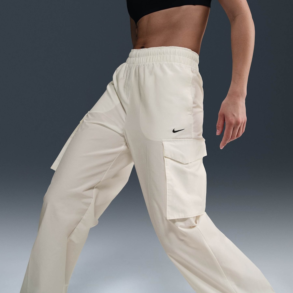 Imagem 2 do produto Calça Cargo Nike Sportswear Woven Feminina