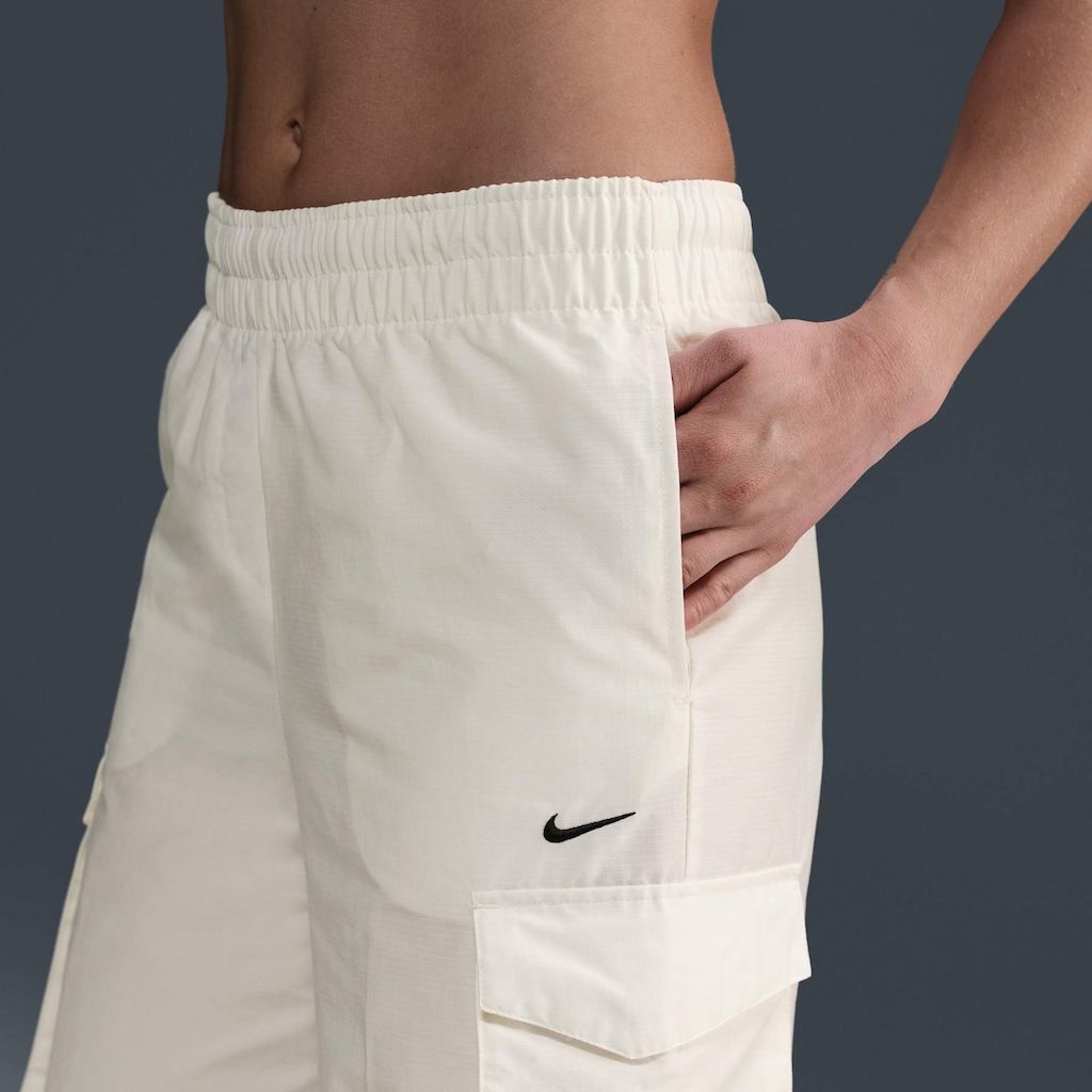 Imagem 4 do produto Calça Cargo Nike Sportswear Woven Feminina