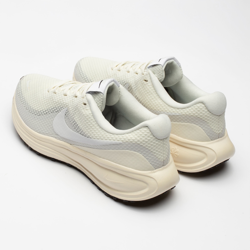Imagem 5 do produto Tênis Feminino Nike Revolution 8