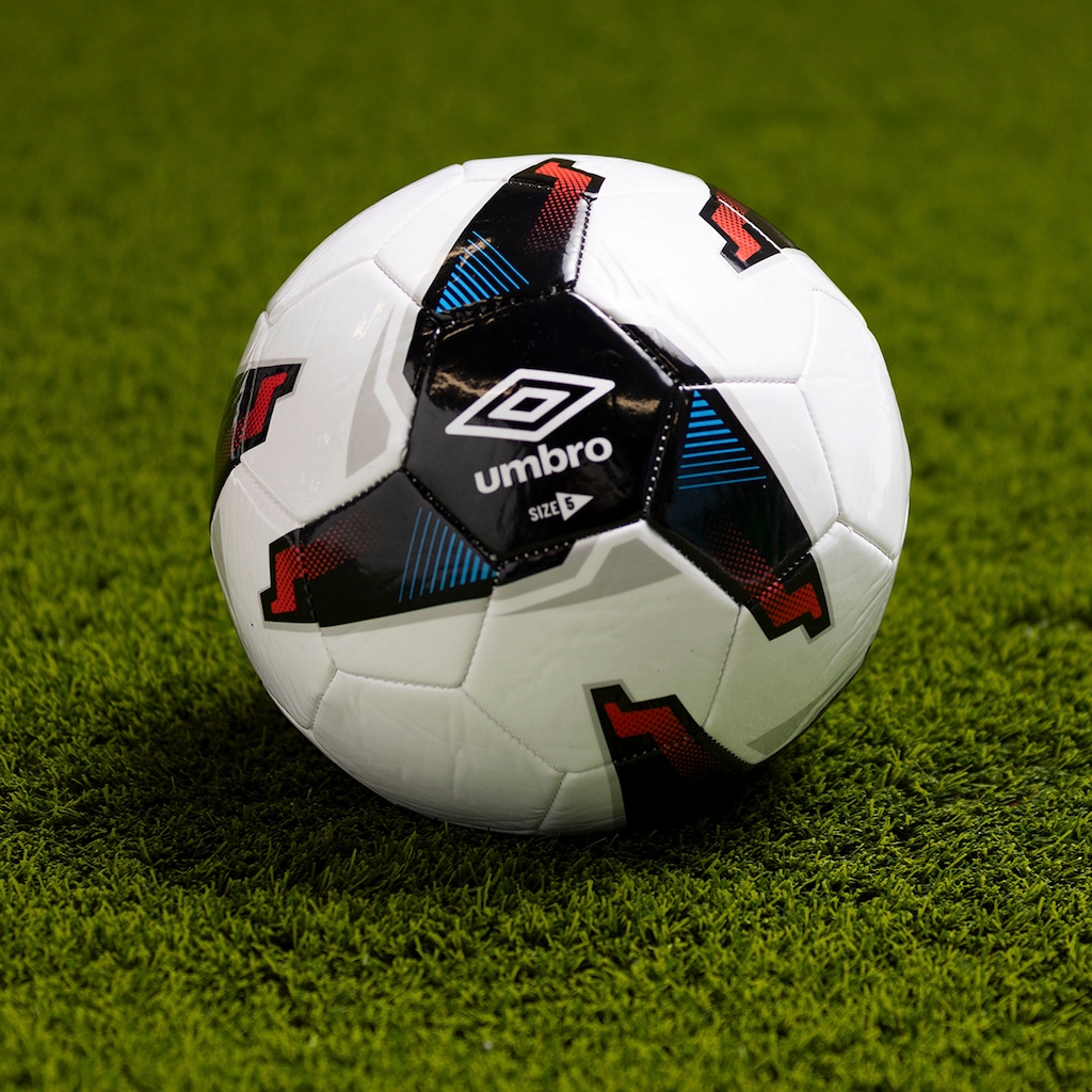 Imagem 2 do produto Bola De Futebol De Campo Umbro Tristar