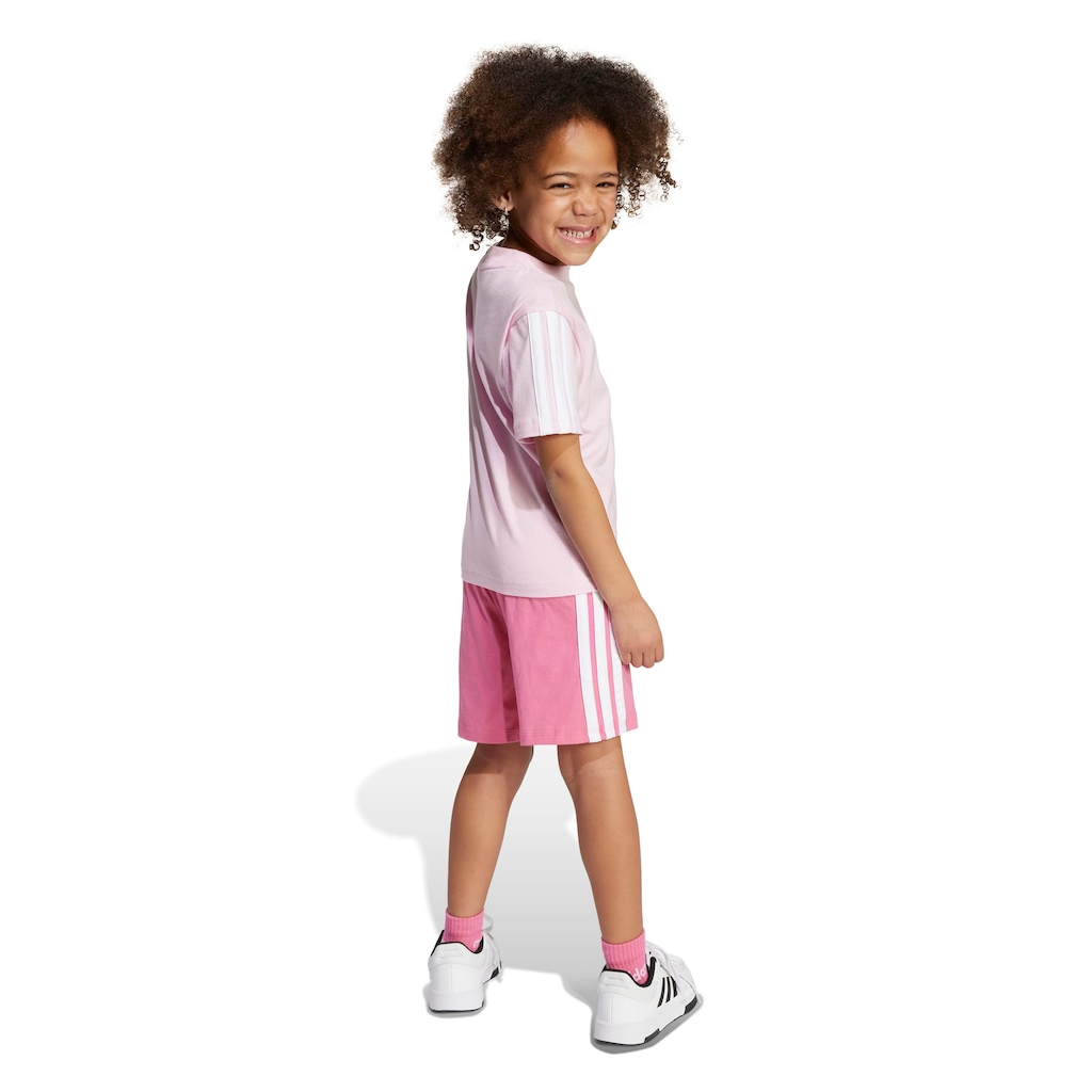 Imagem 4 do produto Conjunto Infantil adidas 3 Stripes Camiseta + Bermuda