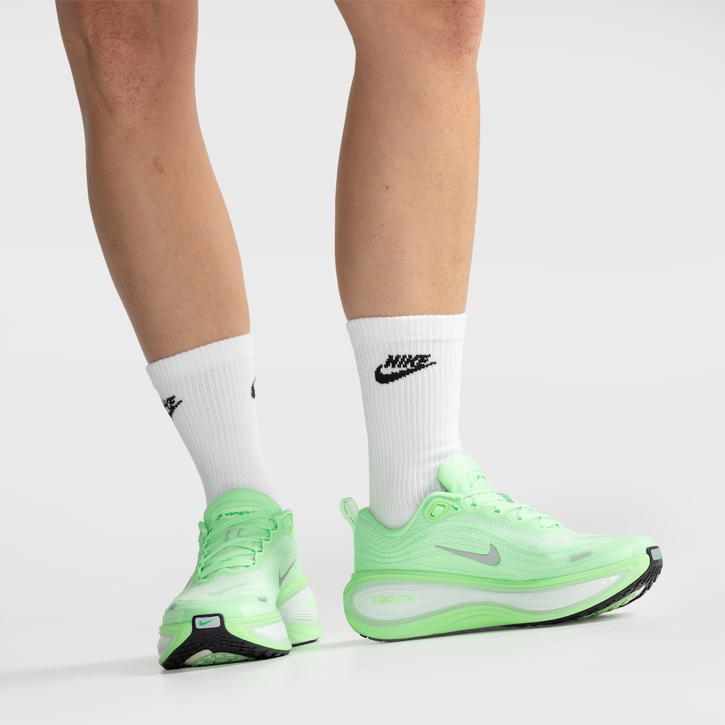 Imagem 2 do produto Tênis Feminino Nike Vomero Plus