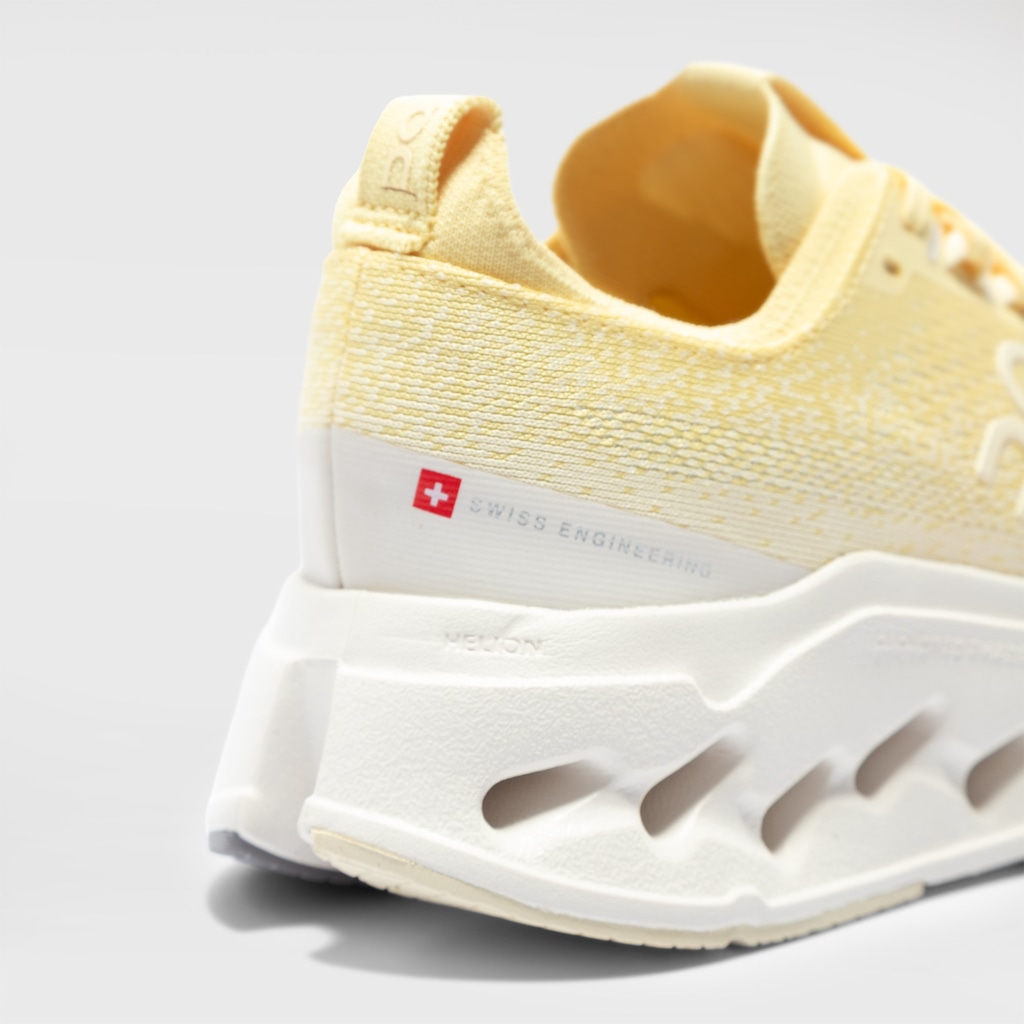 Imagem 3 do produto Tênis Feminino On Running Cloudsurfer Max