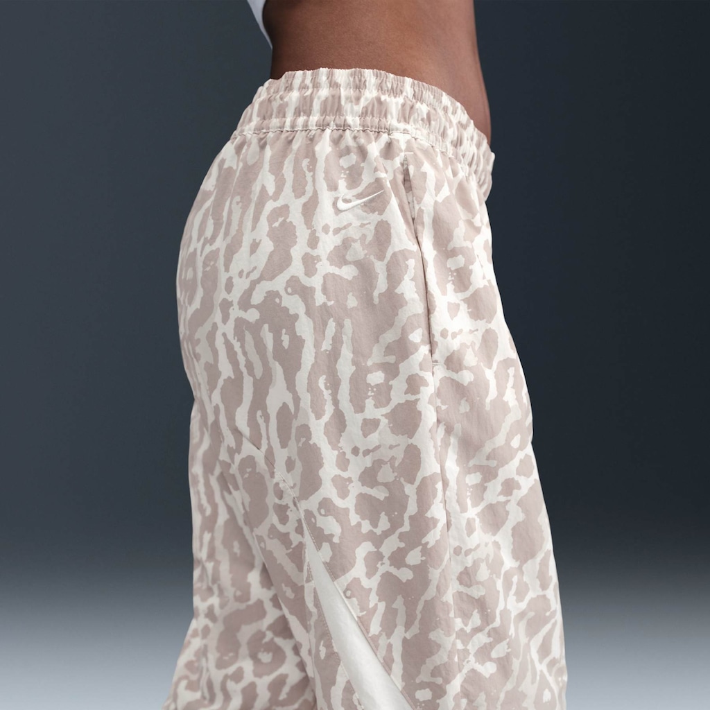 Imagem 4 do produto Calça Nike Sportswear Trend Woven Feminina