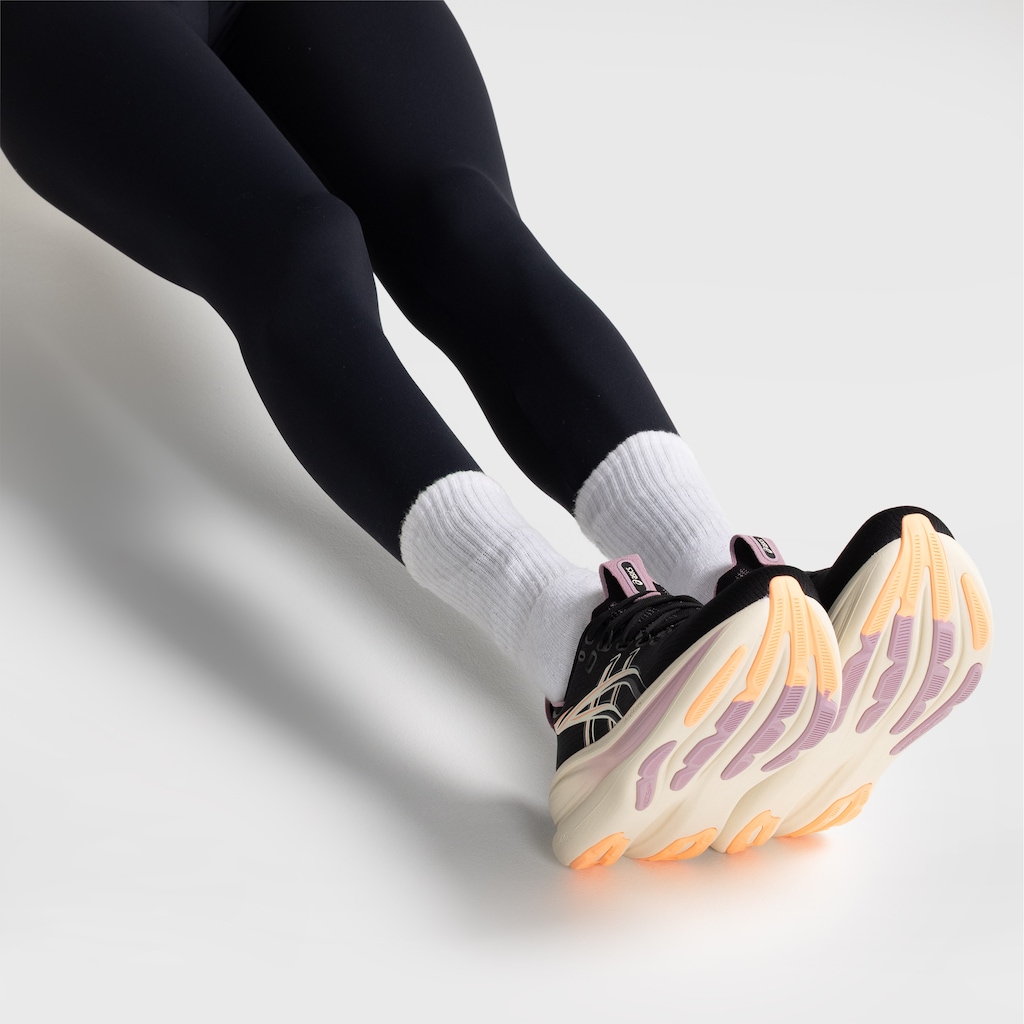 Imagem 2 do produto Tênis Feminino ASICS Gel-Nimbus 28