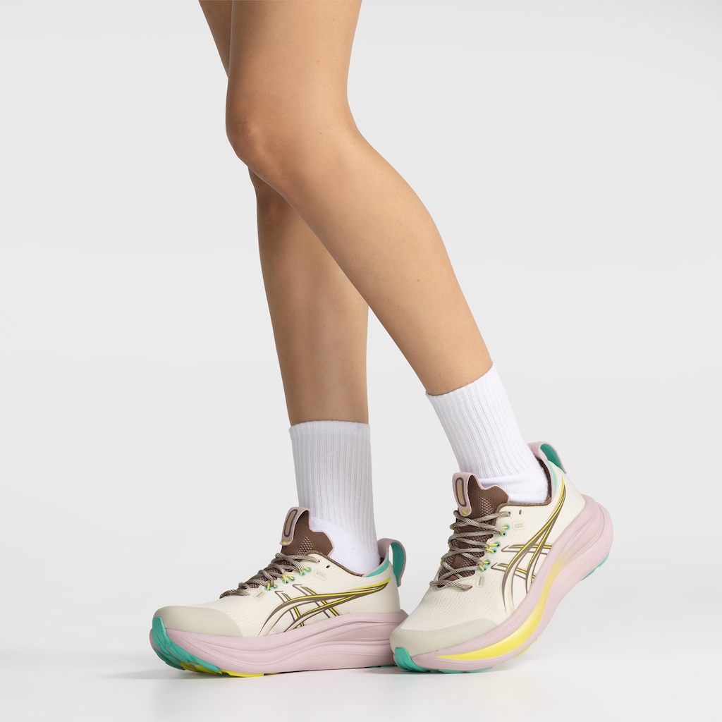 Imagem 2 do produto Tênis Feminino ASICS Gel-Nimbus 28 TR