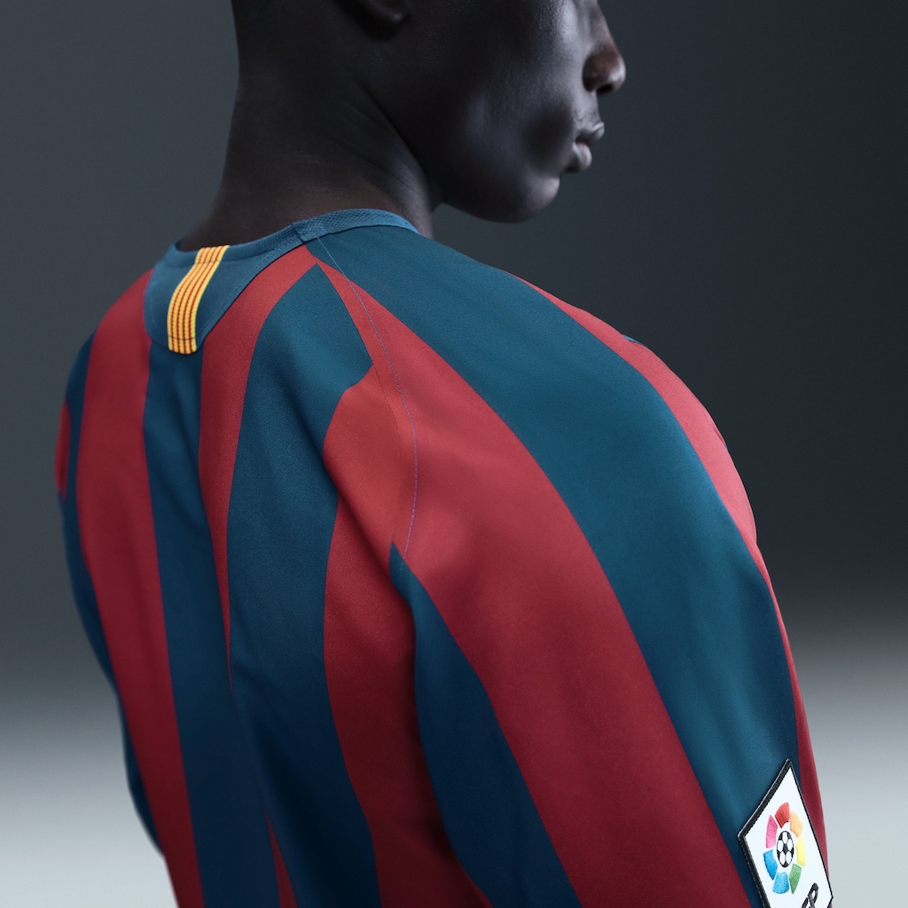 Imagem 5 do produto Camisa Manga Longa Barcelona Nike Reedição Total 90 Masculina