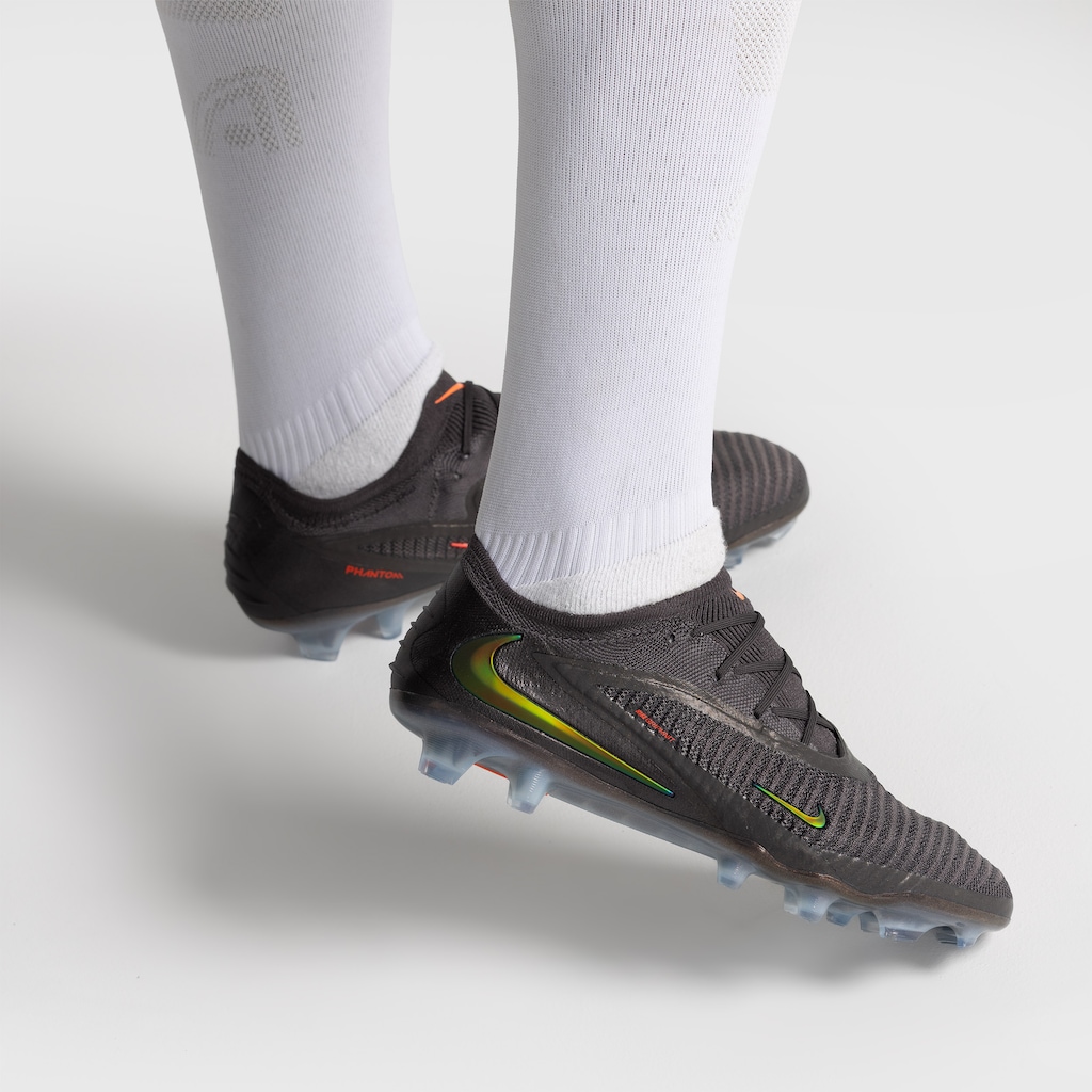 Imagem 2 do produto Chuteira de Campo Adulto Nike Phantom 6 Low Elite