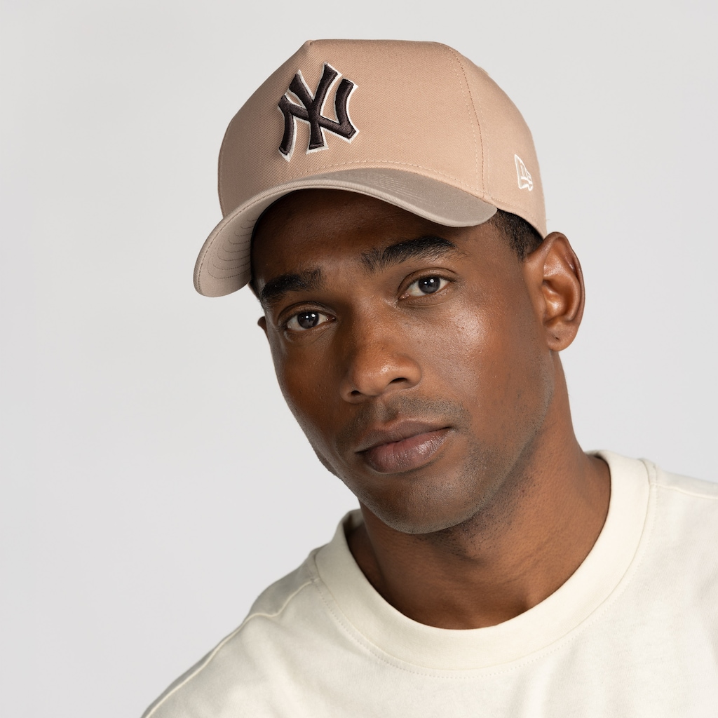 Imagem 2 do produto Boné Unissex New Era 940AF NY Yankees Mocha Mousse Aba Curva