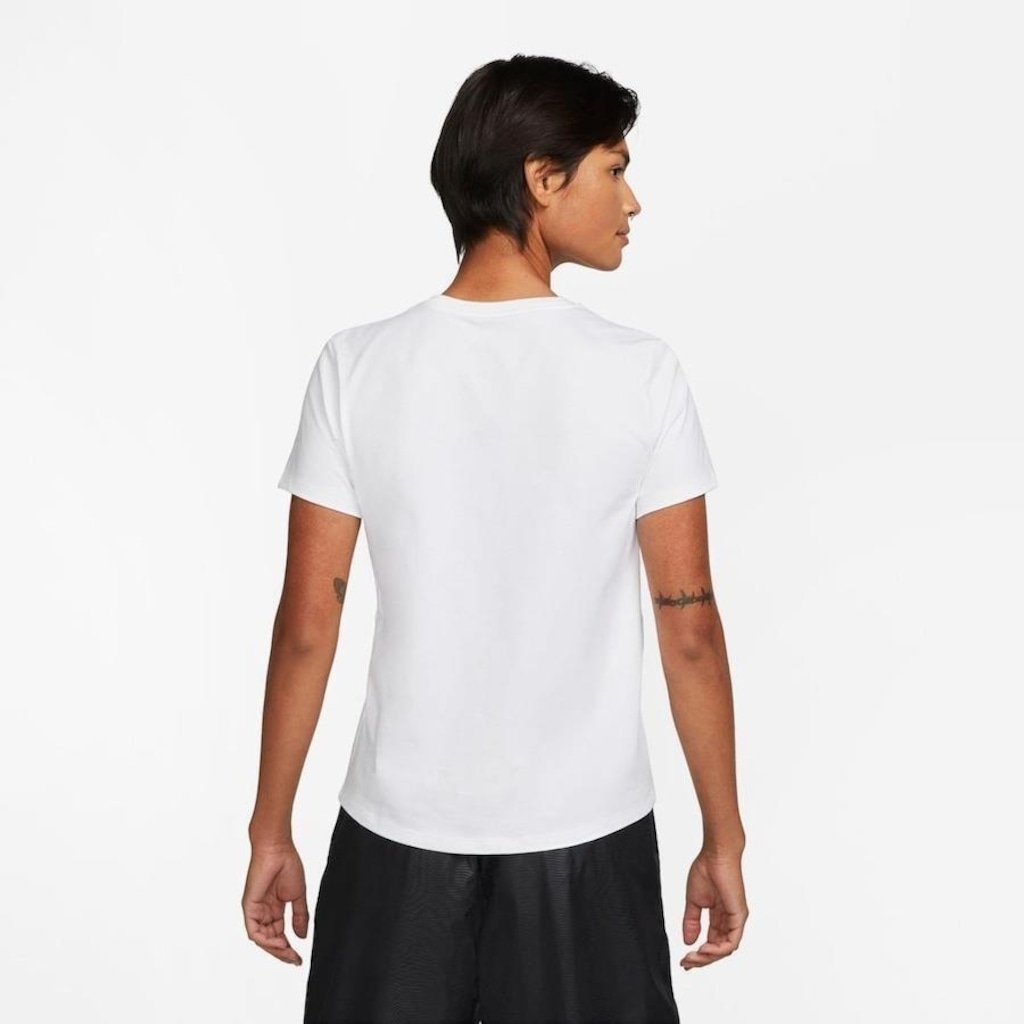 Imagem 2 do produto Camiseta Nike Sportswear Essentials - Feminina