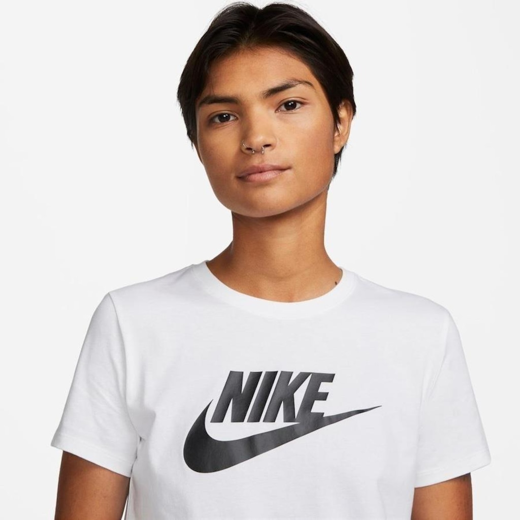 Imagem 3 do produto Camiseta Nike Sportswear Essentials - Feminina