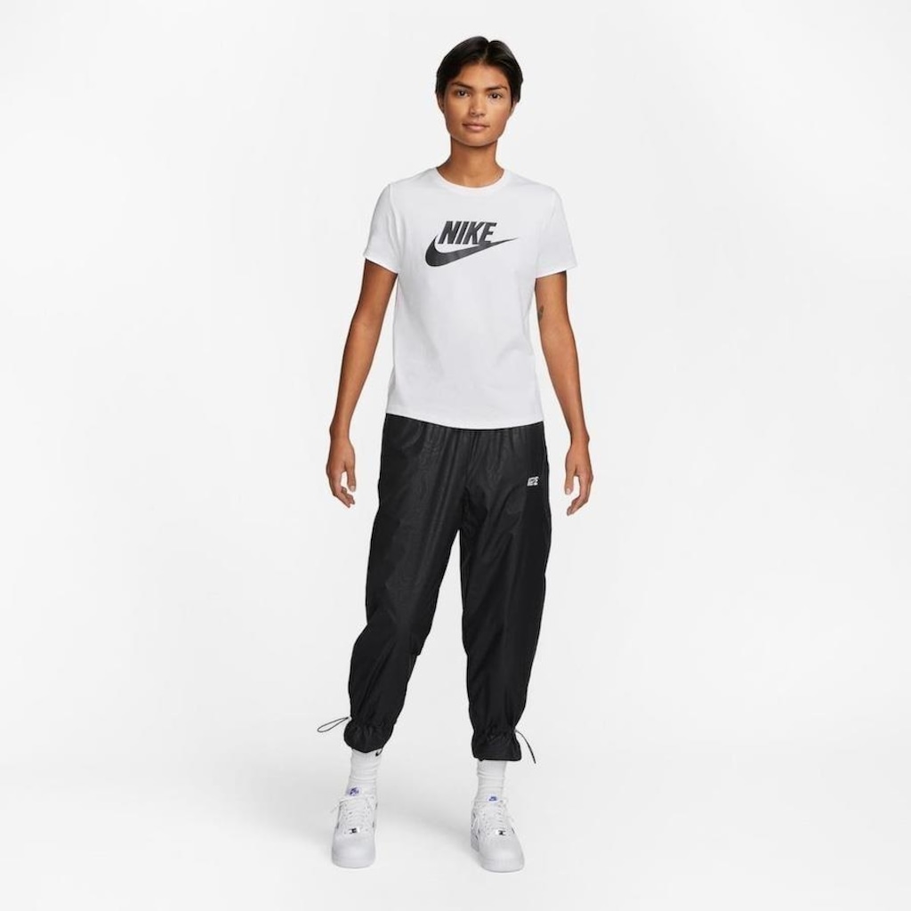 Imagem 4 do produto Camiseta Nike Sportswear Essentials - Feminina