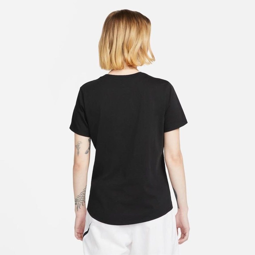 Imagem 2 do produto Camiseta Nike Sportswear Club Essentials - Feminina