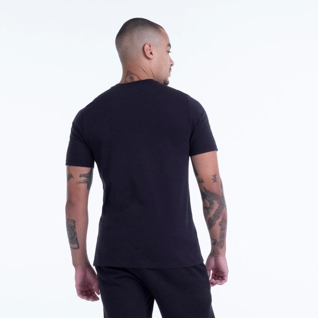 Imagem 4 do produto Camiseta Umbro Football Evolution - Masculina