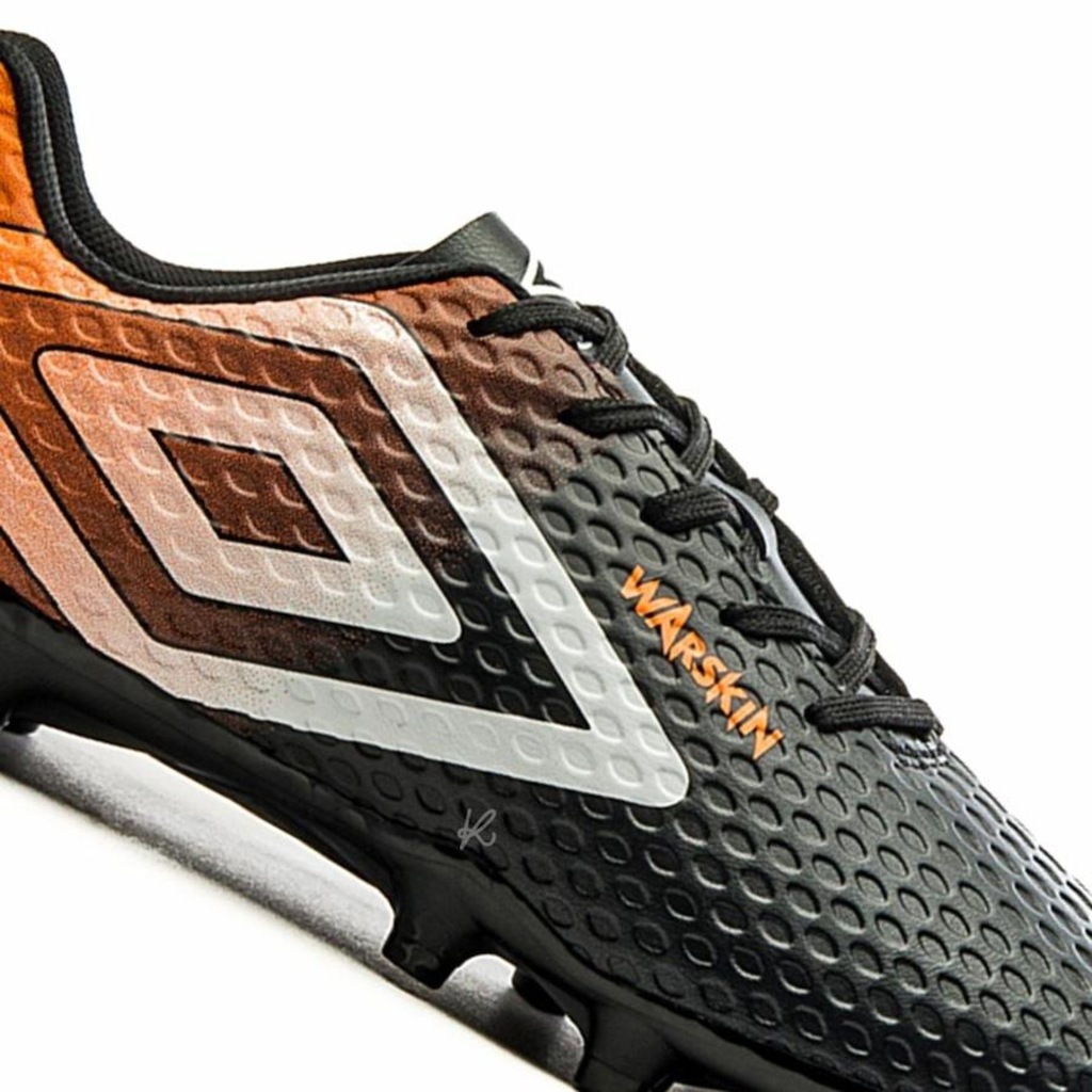 Imagem 5 do produto Chuteira de Futebol de Campo Umbro Warskin + Meias - Adulto