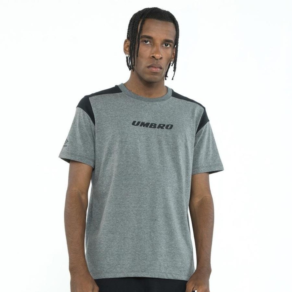 Imagem 4 do produto Camiseta Umbro College Motion - Masculina